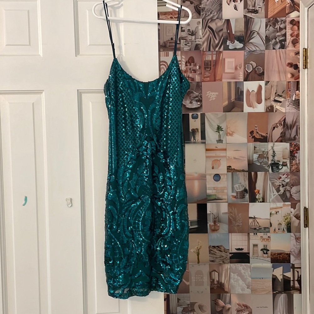 Raelynn Sequin Bodycon Dress in Turquoise